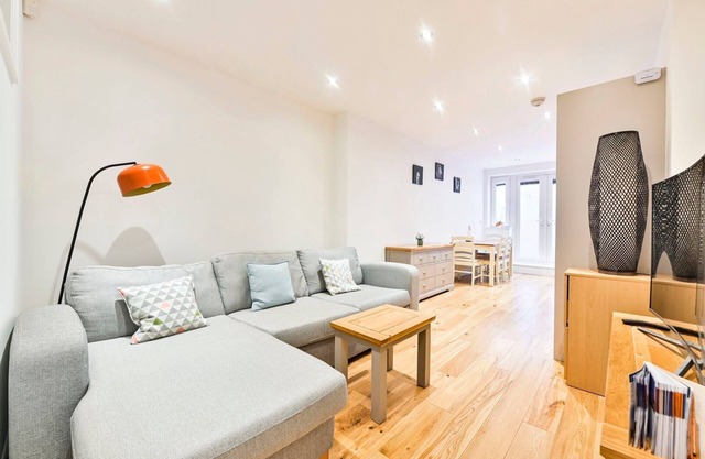 GuestReady - Contemporary home in Chiswick