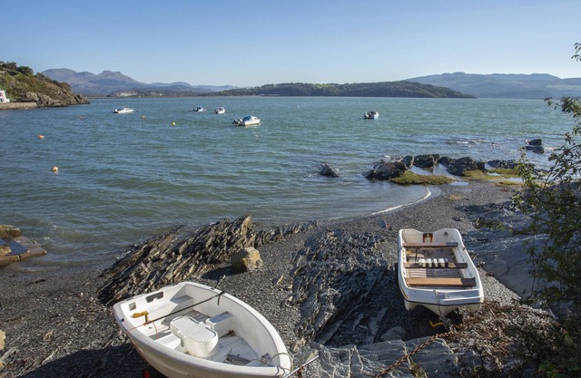 Gweldon - Anchor Deck