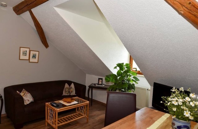 Hübsche Mansarden-FeWo (30qm) mit Dachgauben für 1-2 Personen