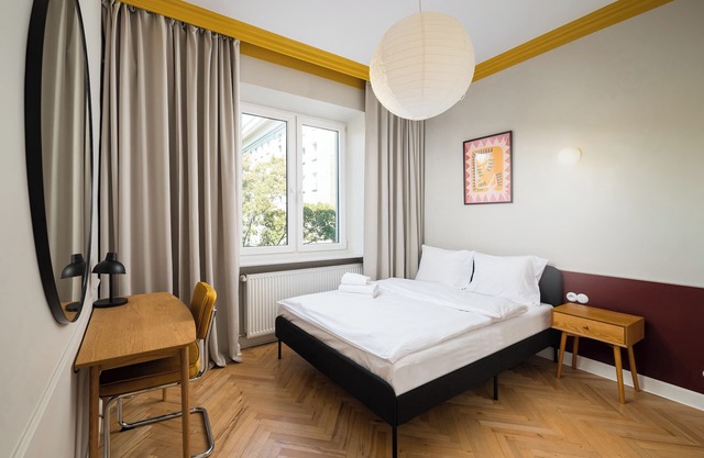 Hala Mirowska Spacious Apartment