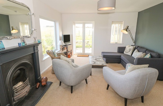 HAPPY DAZE, family friendly, country holiday cottage in Morfa Nefyn