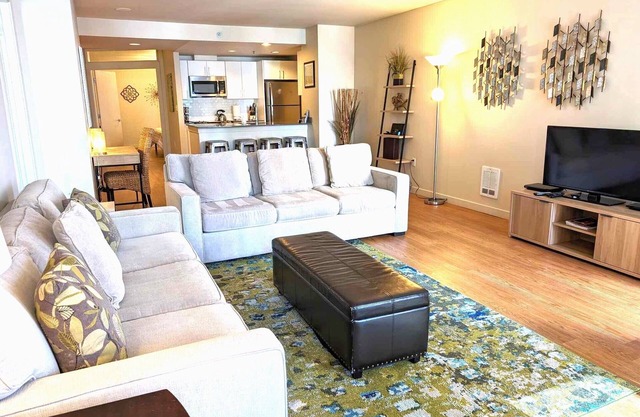 Harbor Steps - 1 Blk to Pike Place Market, Waterfront - City Views!