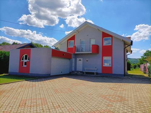 Haus mit großen Garten