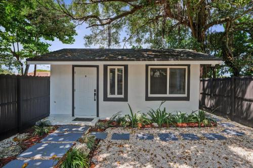 Heart of Miami Oasis, Modern, Steps from It All