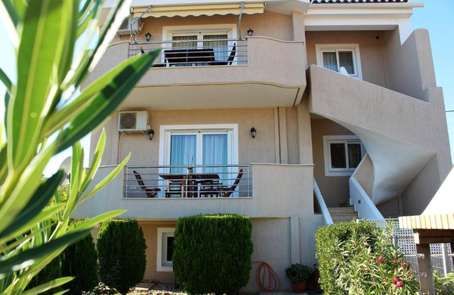 Helen's Sounio Apartments