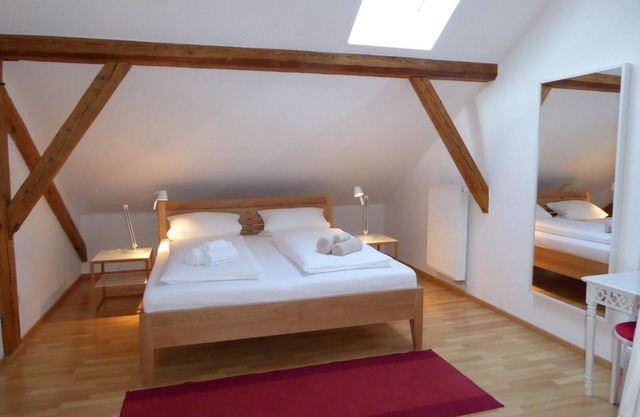 Helle Ferienwohnung (93qm) mit Balkon für bis zu 4 Personen