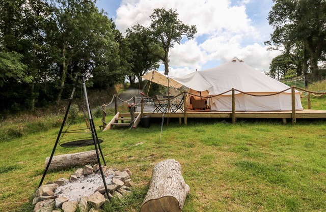 HERON'S RETREAT, pet friendly, country holiday cottage in Llandysul