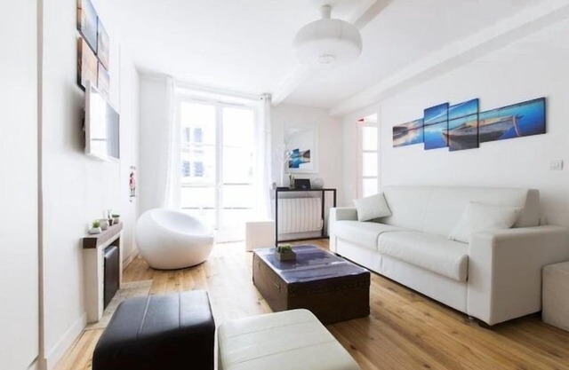 High Standing 2-Room Apartment in Latin Quarter Paris