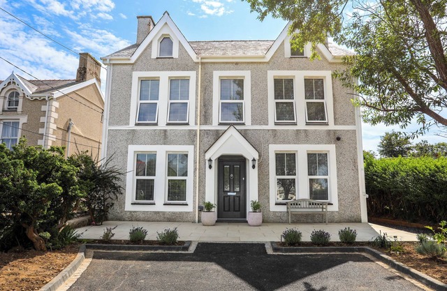 HIGHWAYS, pet friendly, character holiday cottage in Morfa Nefyn