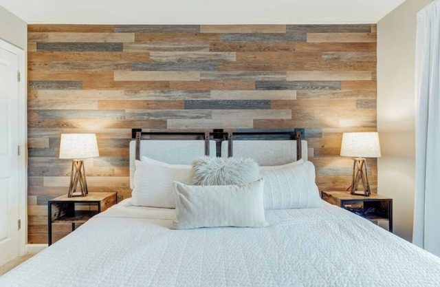 Hike, Bike, Wine & More! Ski-In, Ski-Out, Waterpark & Biking fun-Just Steps Away