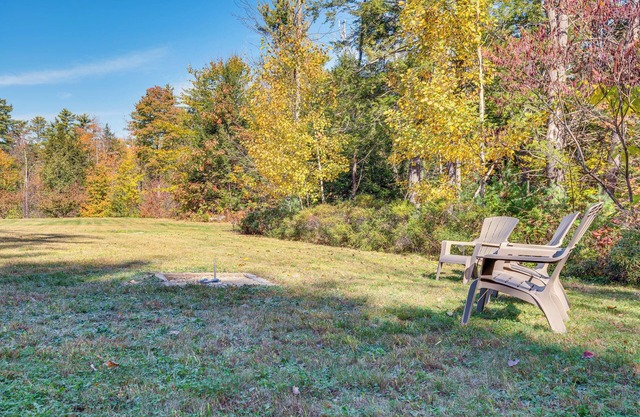 Hiking & Snowmobile Trails On-site: Alton Retreat!