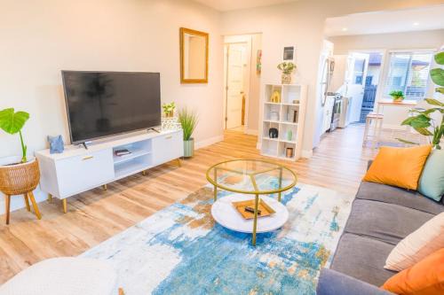 Hillcrest, Univ Heights Retreat