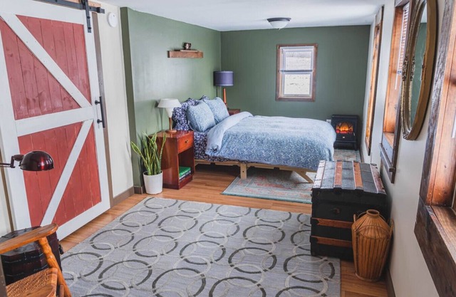 Historic Farmhouse Apartment