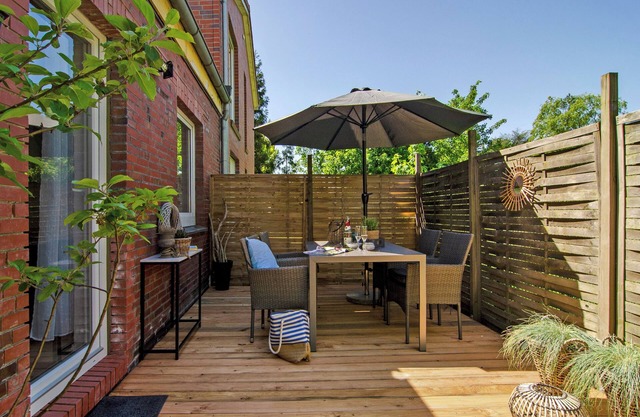 Holiday Apartment "Fahrradland Meer" with Private Terrace and Wi-Fi