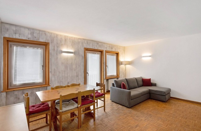 Holiday Apartment 'Forést' with Mountain View, Shared Garden & Wi-Fi