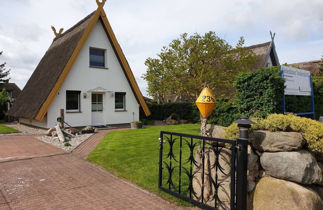 Holiday house "anchor place" - your vacation under the thatch (renovated 2017)