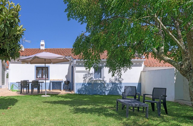 Holiday Home 'Casa Dos Lírios' with Mountain View, Private Terrace and Wi-Fi