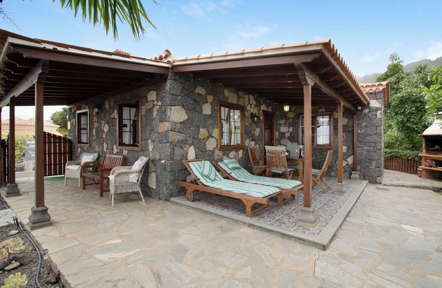 Holiday Home 'Casa Rural Arecida' with Sea View, Wi-Fi and Air Conditioning