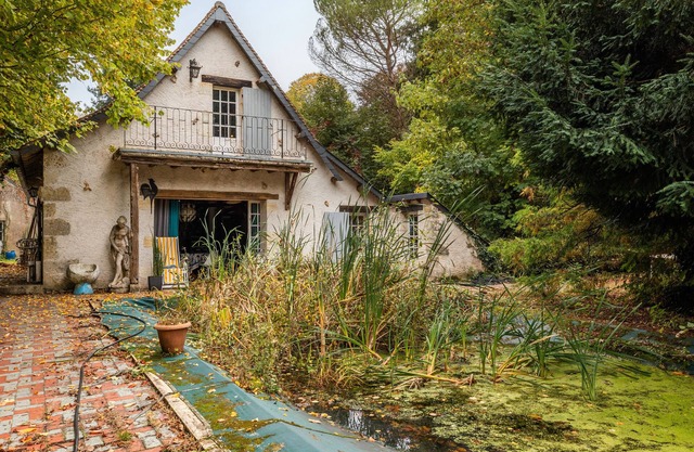 Holiday Home 'La Closerie Du Cassereau' with Shared Garden and Balcony