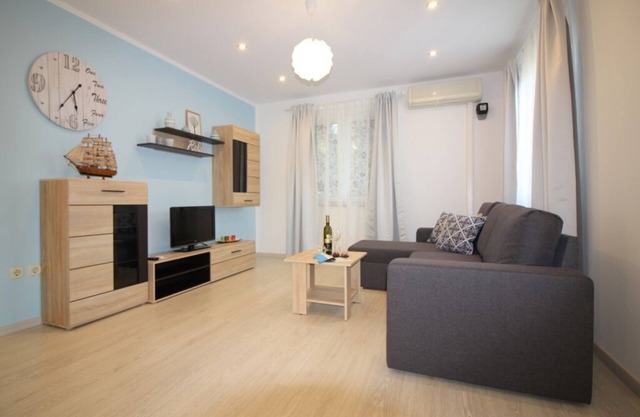 Holiday Home in Poreč with Terrace, Air condition, WIFI, Dishwasher (4400-4)