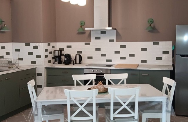 Holiday Home 'La Pause Picarde - Baie De Somme' with Private Terrace, Shared Garden and Wi-Fi