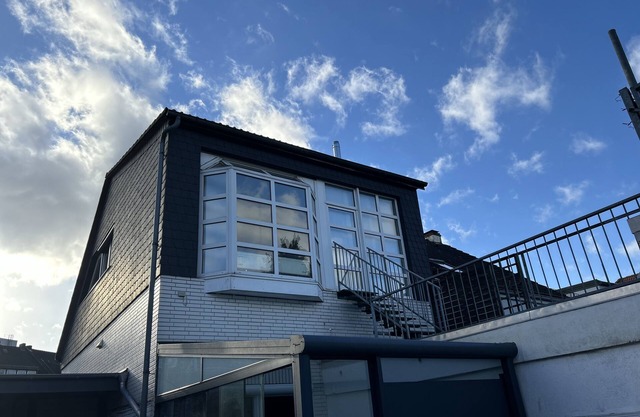 Holiday home with parking, terrace, and fireplace