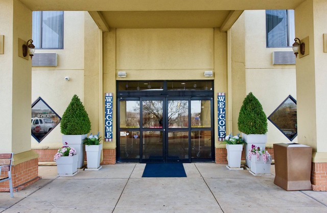 Holiday Inn Express & Suites St. Louis West - Fenton by IHG