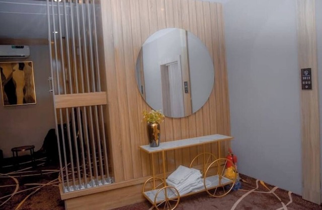 Hollywood/Breakfast/LekkiPhase1