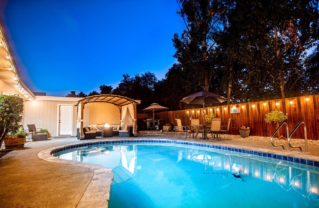 Home near Calistoga w/heated pool & hot tub