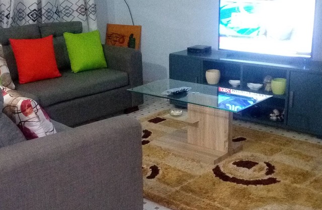 Homely, Cosy And Spacious House At The Tip Of Coastal Town