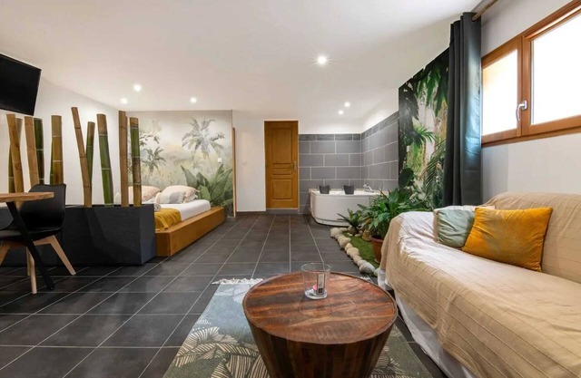 Homerez - Romantic Studio in Baixas with Jacuzzi - 35m²