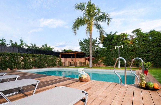 Homerez - Villa for 8 ppl. with swimming-pool, jacuzzi and garden at Kitsi