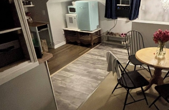 Homey upstairs apartment in South Central Salem, OR