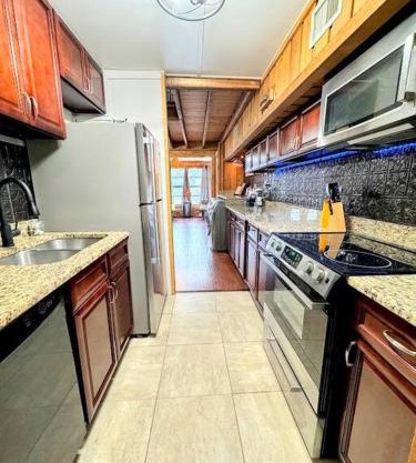 Hook's Cabin- Lake & Pool Near Disney A-frame