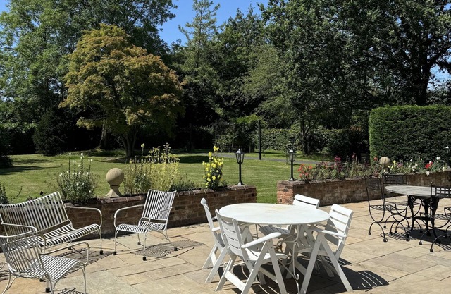 Hookwood Lodge London Gatwick