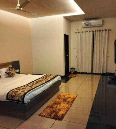 Hotel Krishna & Restaurent