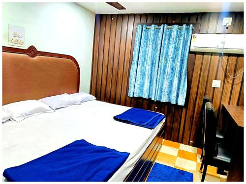 Hotel P-V-R Near Railway Station 300 meters only