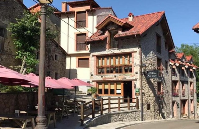 Hotel Rural Peña Castil