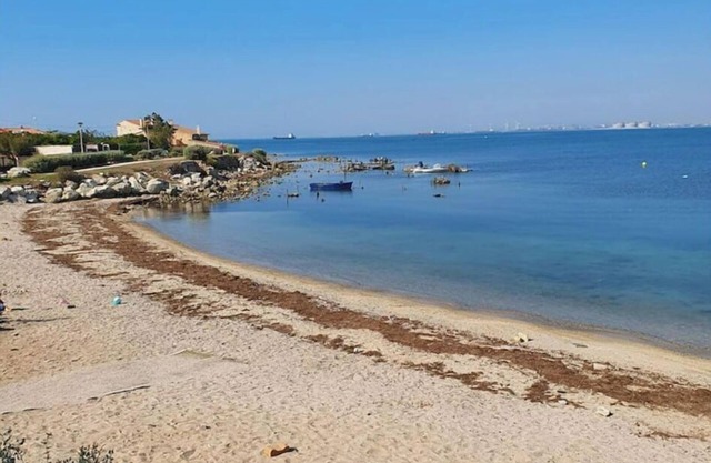 House 20 meters from the sea, 5 km from Martigues!