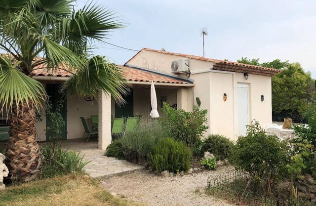 House/Gite/Cottage rated 1 star, with above-ground pool, garden.