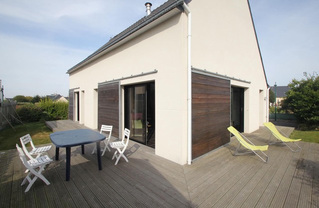 House near the center and the beach for 4 people