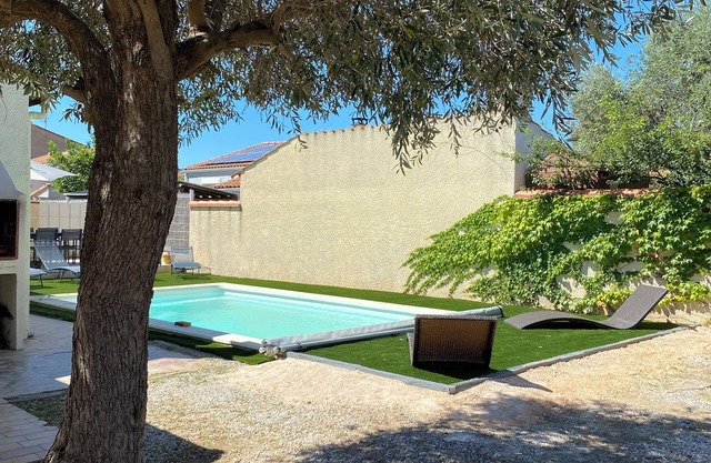 House with pool and garden
