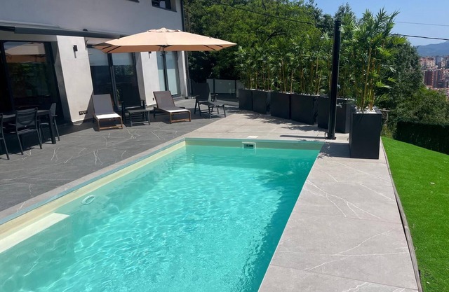 House with pool and views of Bilbao EBI03470