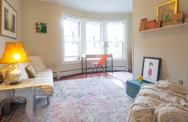 Huge Victorian close to restaurants and a block from a park.