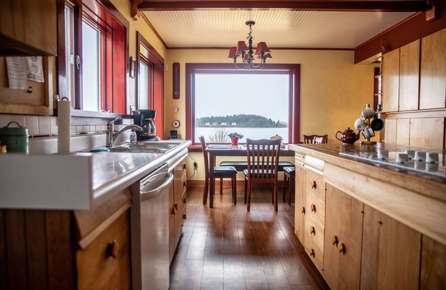 Hughes House - A beautiful ocean front home located close to downtown Sitka