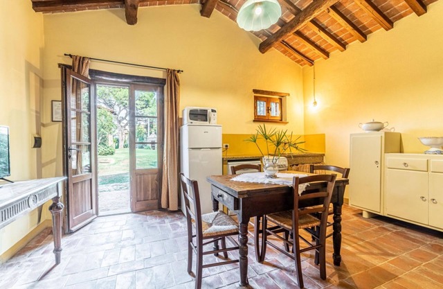 "Il Querciolo" Apartment "Carnovalino" for 2 people in a farmhouse in Valdichiana, in the heart of Tuscany