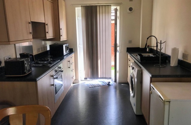 Immaculate 2-Bed Apartment in Smethwick