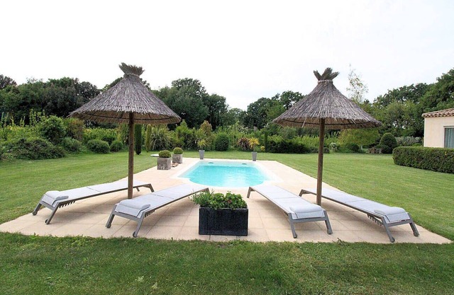 In Entressen, villa with private pool, between Alpilles and Camargue