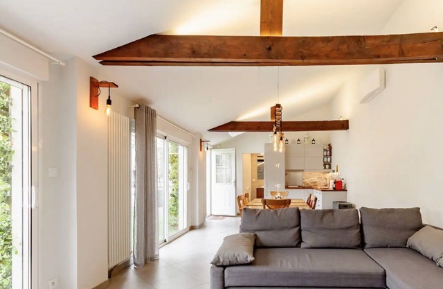 Independent studio with Jacuzzi