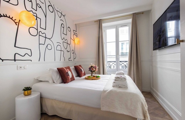 Intimate private room - 2P- Pigalle/Moulin Rouge